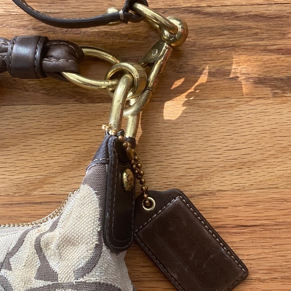 Authentic Coach Signature Hobo Shoulder Bag in Beige & Brown w/Light Blue Lining - Picture 4 of 14